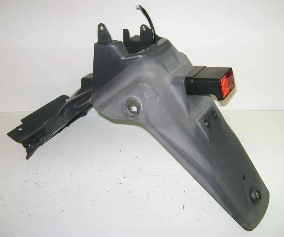 Ordina Subito Parafango Posteriore Portatarga Suzuki Epicuro UC 125 150 1999 - 2003
