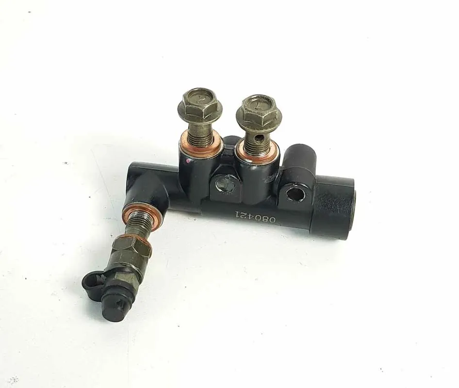 Valvola Freni Ripartitore Raccordo APRILIA SCARABEO LIGHT 125 200 07>10 Km 8833 Offerta