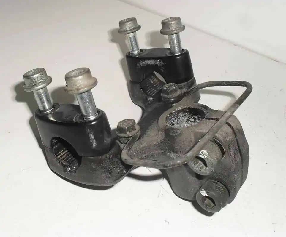 Compra Adesso Piastra Supporto Manubrio Suzuki Burgman Business 250 400 2001 2002