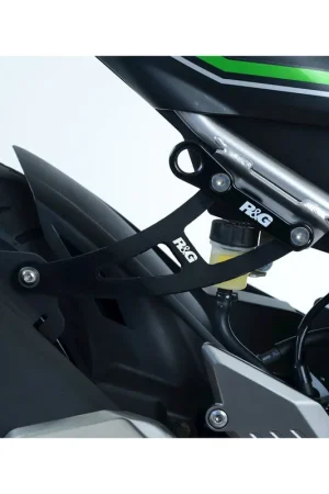 Acquista Ora Staffa supporto scarico + piastra fori pedane posteriori - Kawasaki Ninja 125 / Z125 '19-